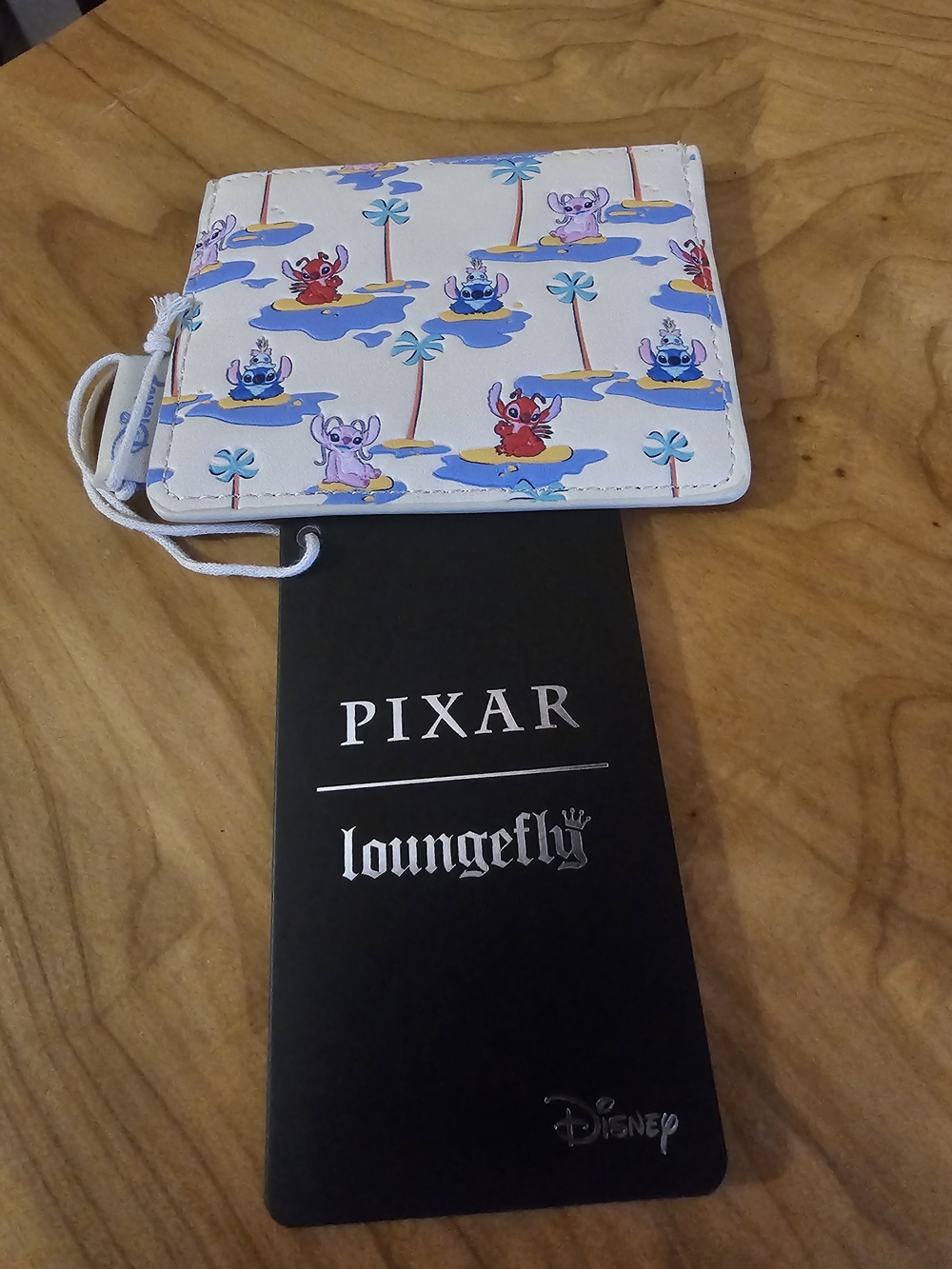 Disney Loungefly Stitch & Angel Card Holder - White Tropical Print - Picture 4 of 5